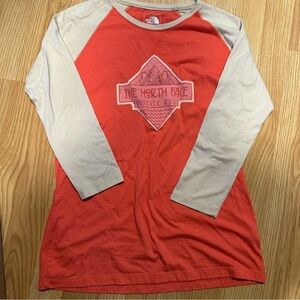The north face medium 3/4 sleeve coral cream classic fit tee shirt forever wild